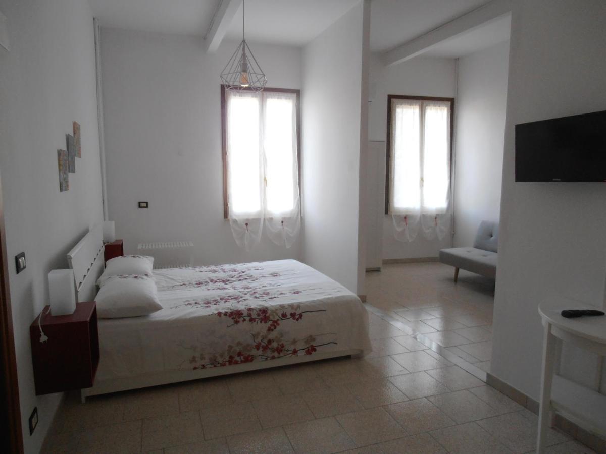 B&B Timo E Rosmarino Sermide Buitenkant foto