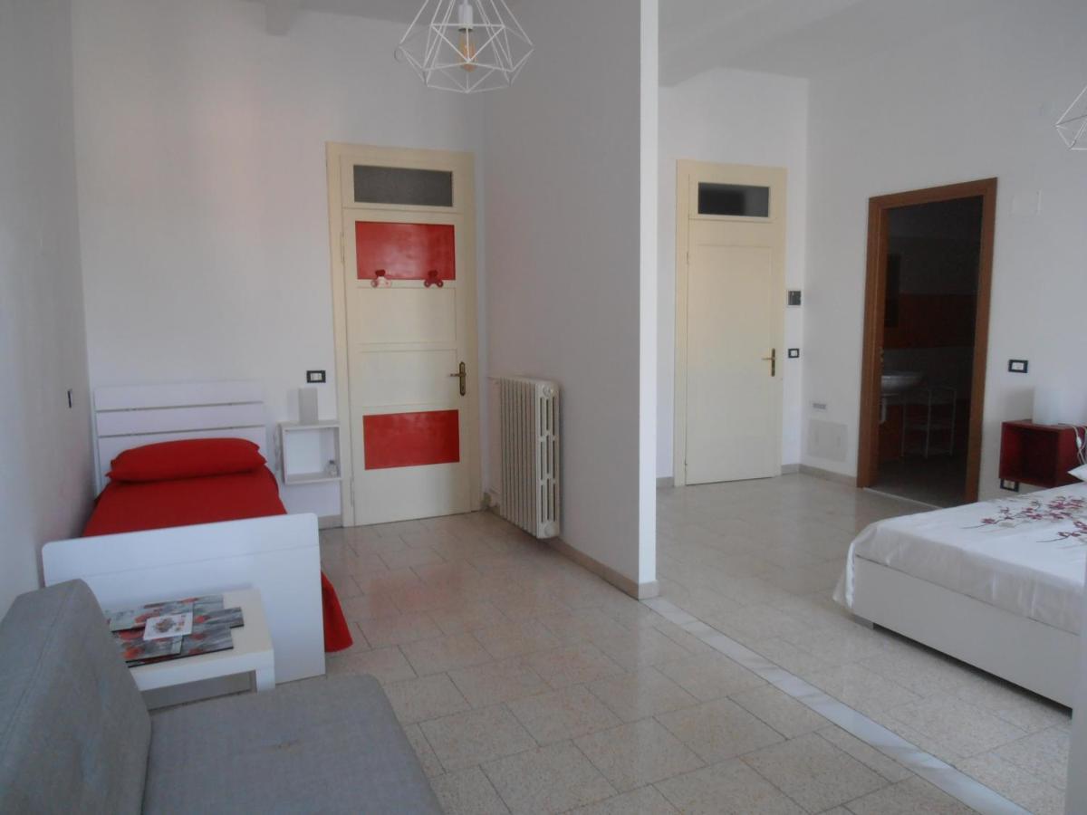 B&B Timo E Rosmarino Sermide Buitenkant foto